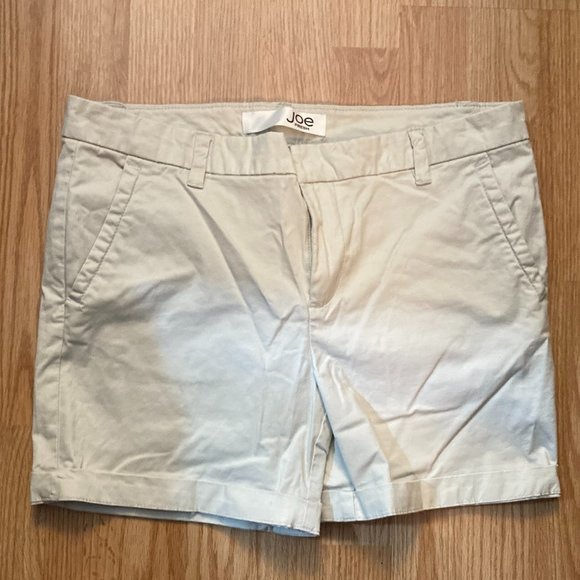 🦋 3/$25 Beige Shorts with Cuff - Picture 1 of 6
